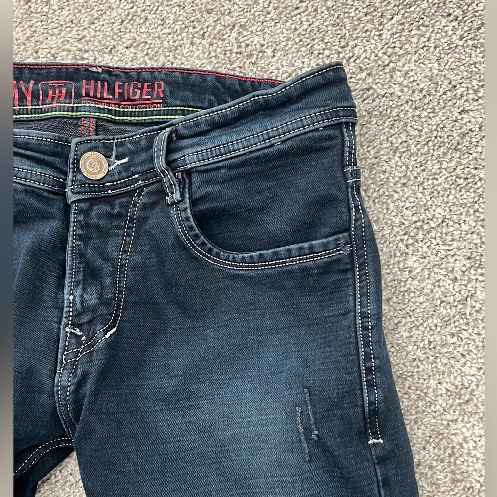 Tommy Hilfiger Men’s 32x28 Dark Wash Slim Straight Jeans - Picture 4 of 8